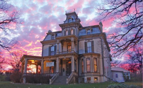  Garth Woodside Mansion Bed and Breakfast  Ганнибал